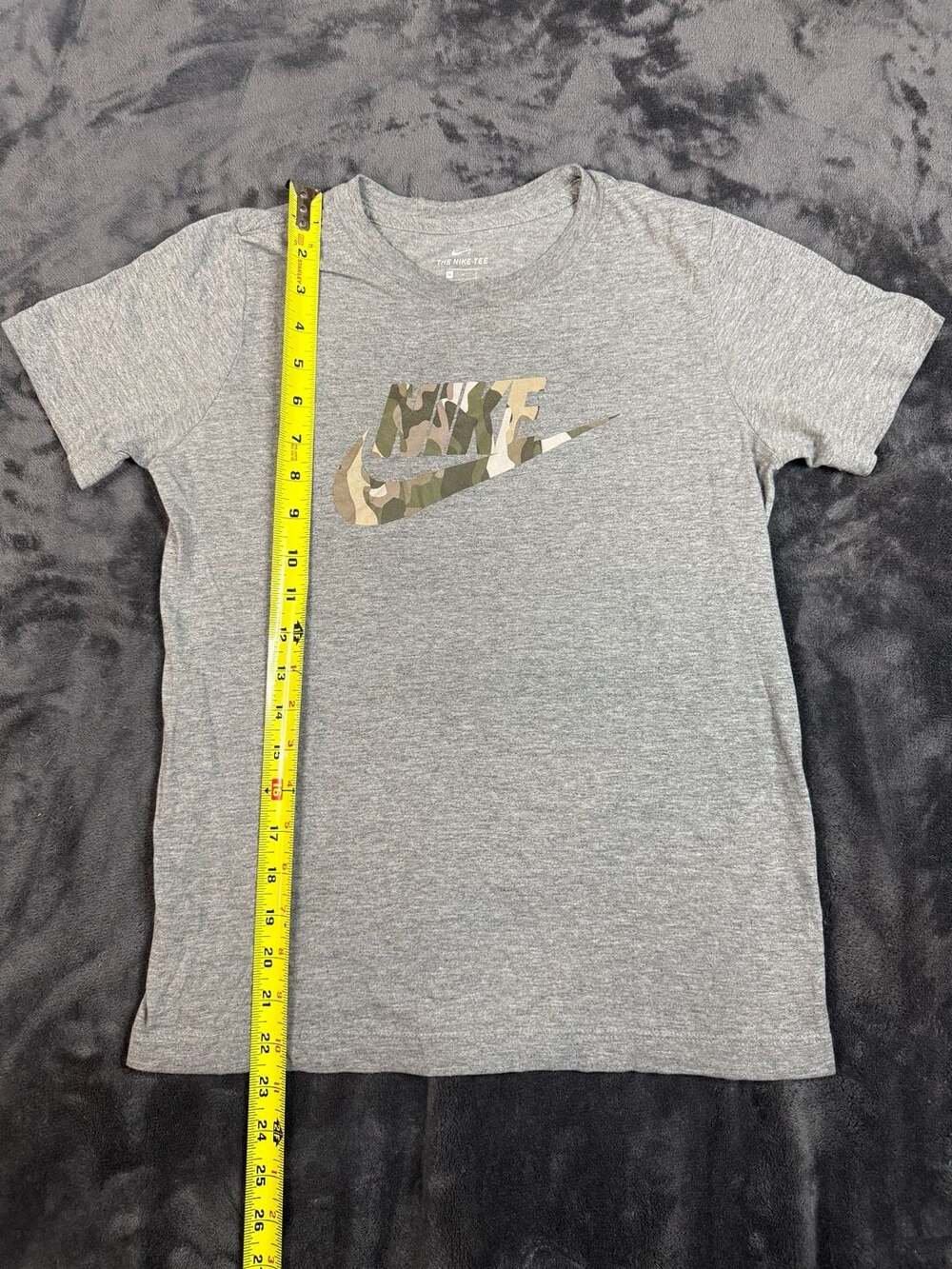 Women’s Nike The Nike Tee Camo Swoosh Logo Size M Heather Gray Short Sleeve#109